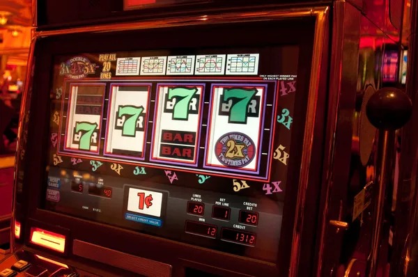 Blackjack hand showing strong position with high Cash Out offer